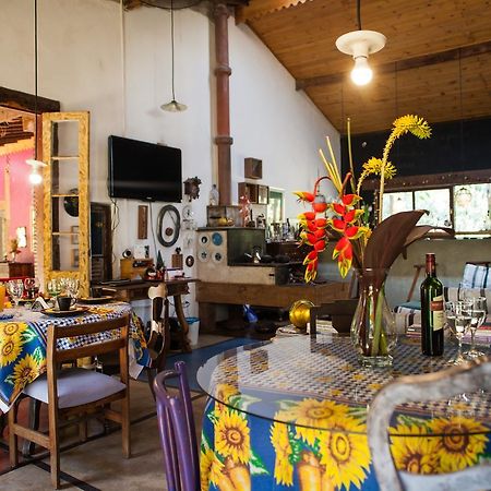 Casa Iris De Van Gogh Hotell Brumadinho Exteriör bild
